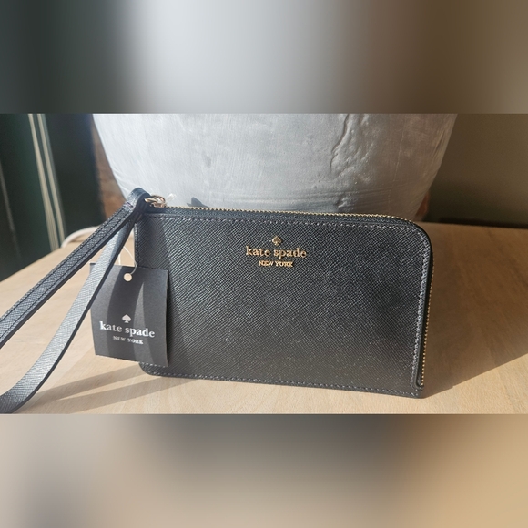 kate spade Handbags - Kate Spade Black Small Wristlet Wallet